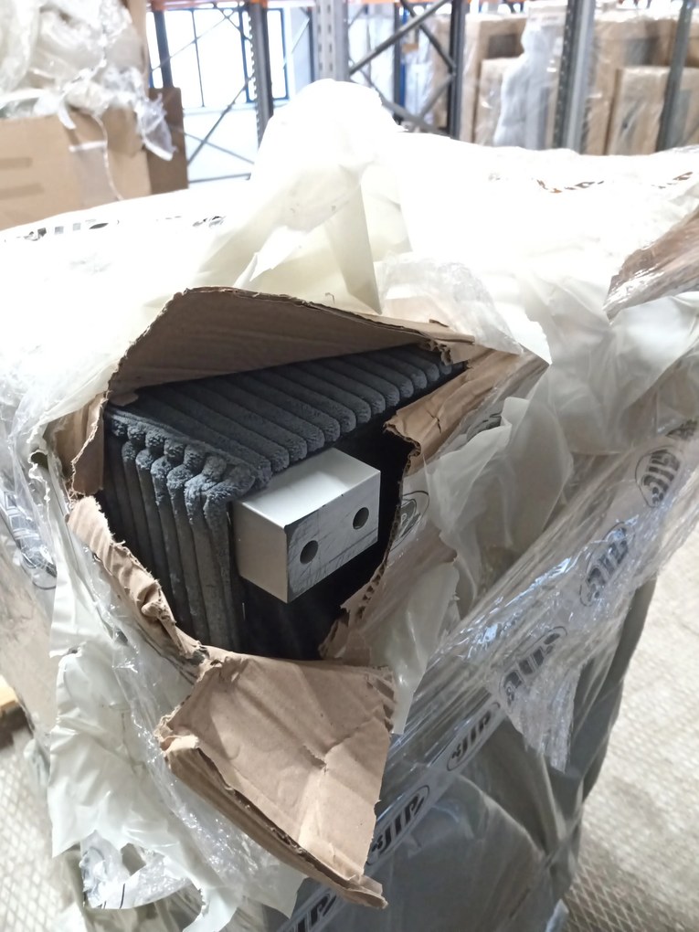 AKCIÓ Szürke U alakú ülőgarnitúra SMART COSARO 295x140 cm II. osztály