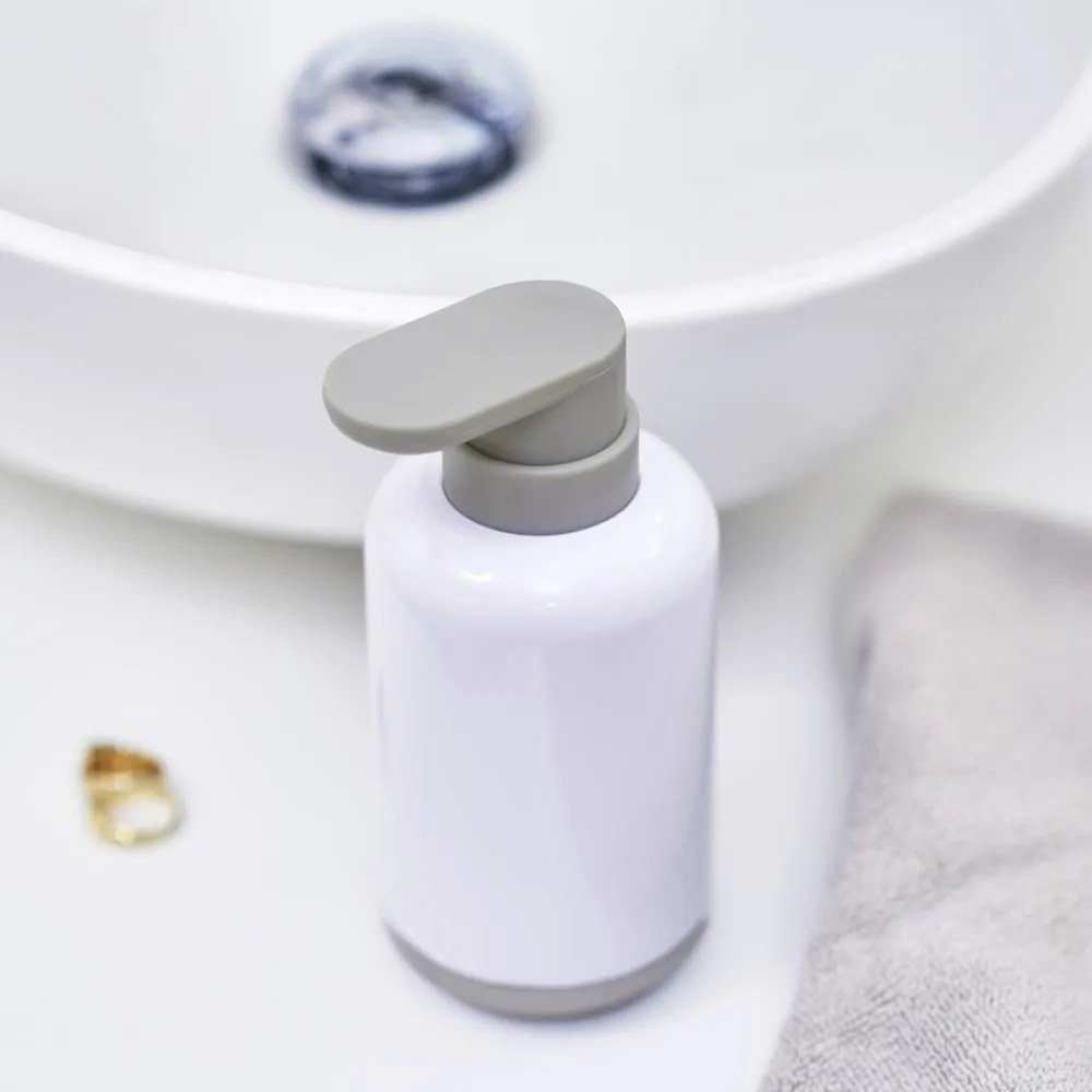 Fehér műanyag szappanadagoló 300 ml Duo – Joseph Joseph