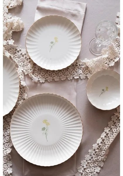 27 darabos porcelán étkészlet, fehér/arany