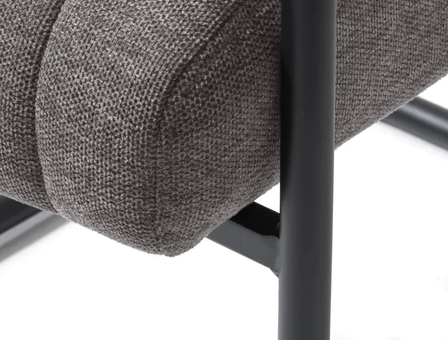Trout karfás design szék, sötétszürke, fekete fém láb