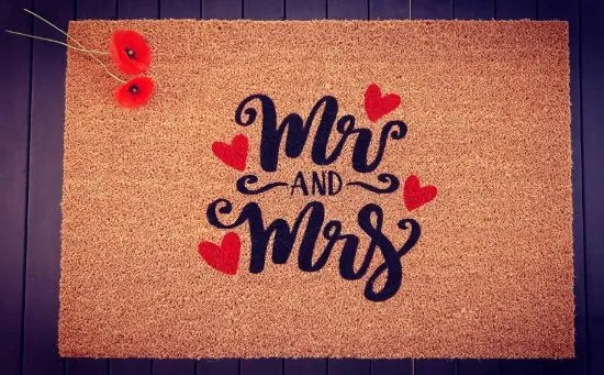 Itt lakik egy horgász vicces feliratos kókusz lábtörlő - több méretben (Válassz méretet: 60*90 cm, Válassz szállítási opciót: Extra szállítást kérek (