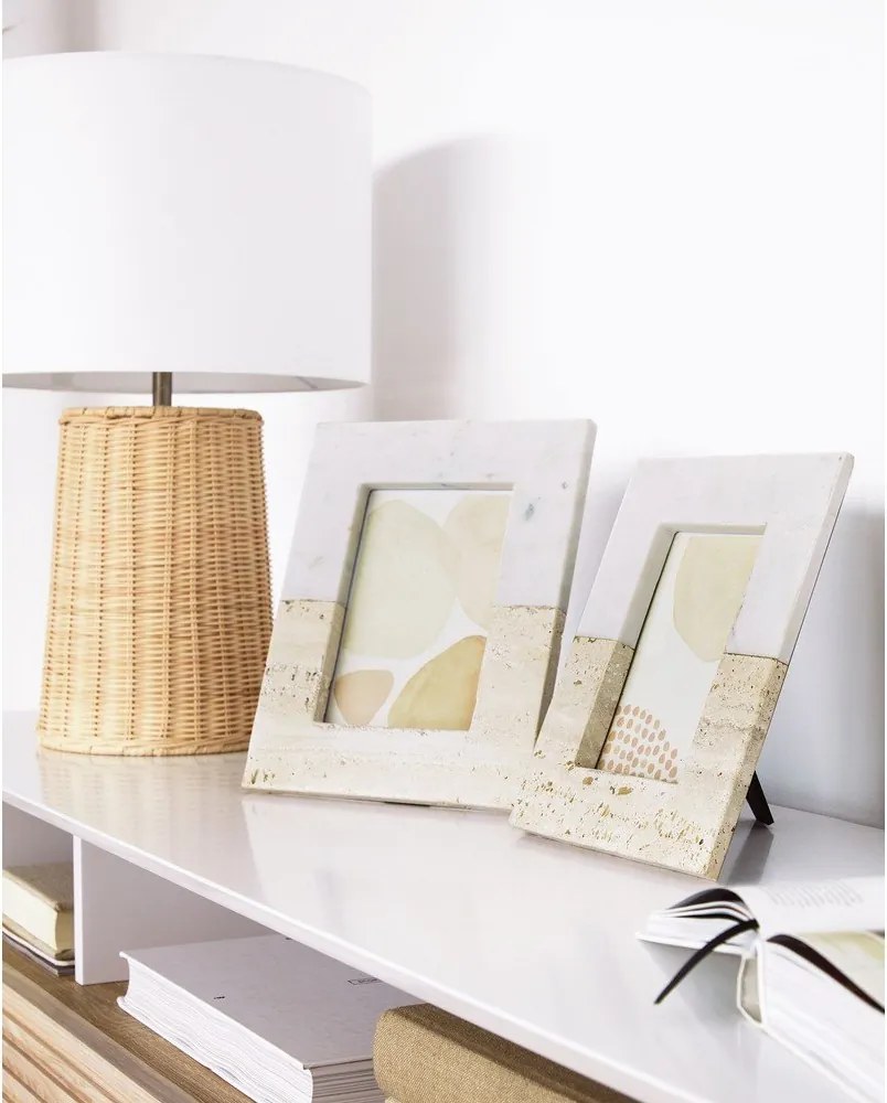 Fehér kő álló képkeret 18x23 cm Uria – Kave Home