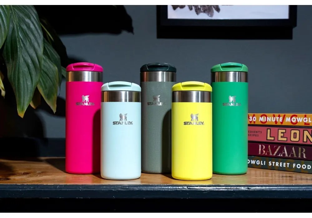 Zöld rozsdamentes acél termobögre 470 ml AeroLight™ Transit Hammer Tone Green – Stanley