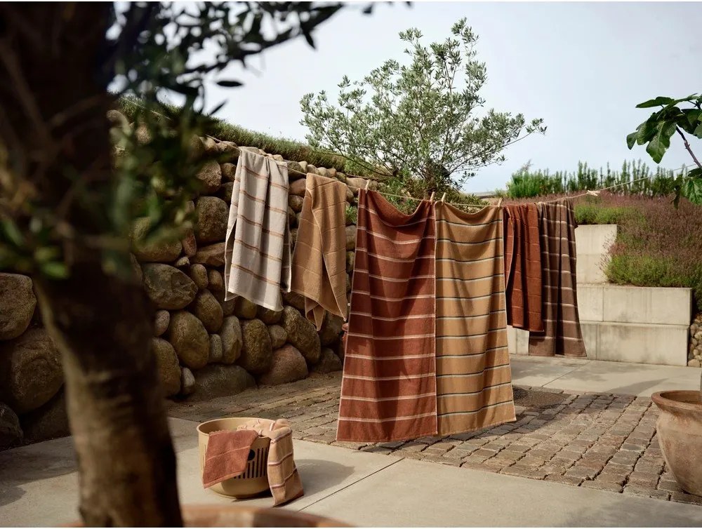 Barna-bézs pamut fürdőlepedő 70x140 cm Sauna – Zone