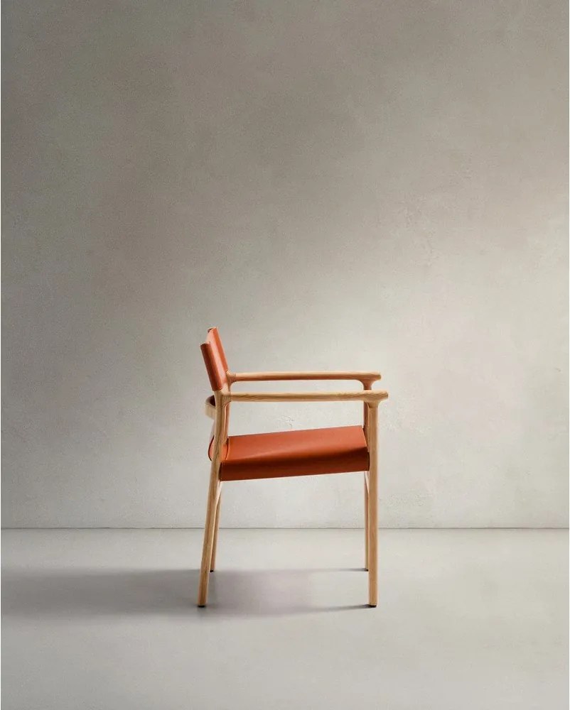 Konyakbarna kőrisfa karfás étkezőszék Jan – Kave Home