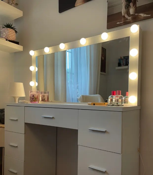 Nagy öltözőasztal fehér, világítással 80 x 40 x 110cm