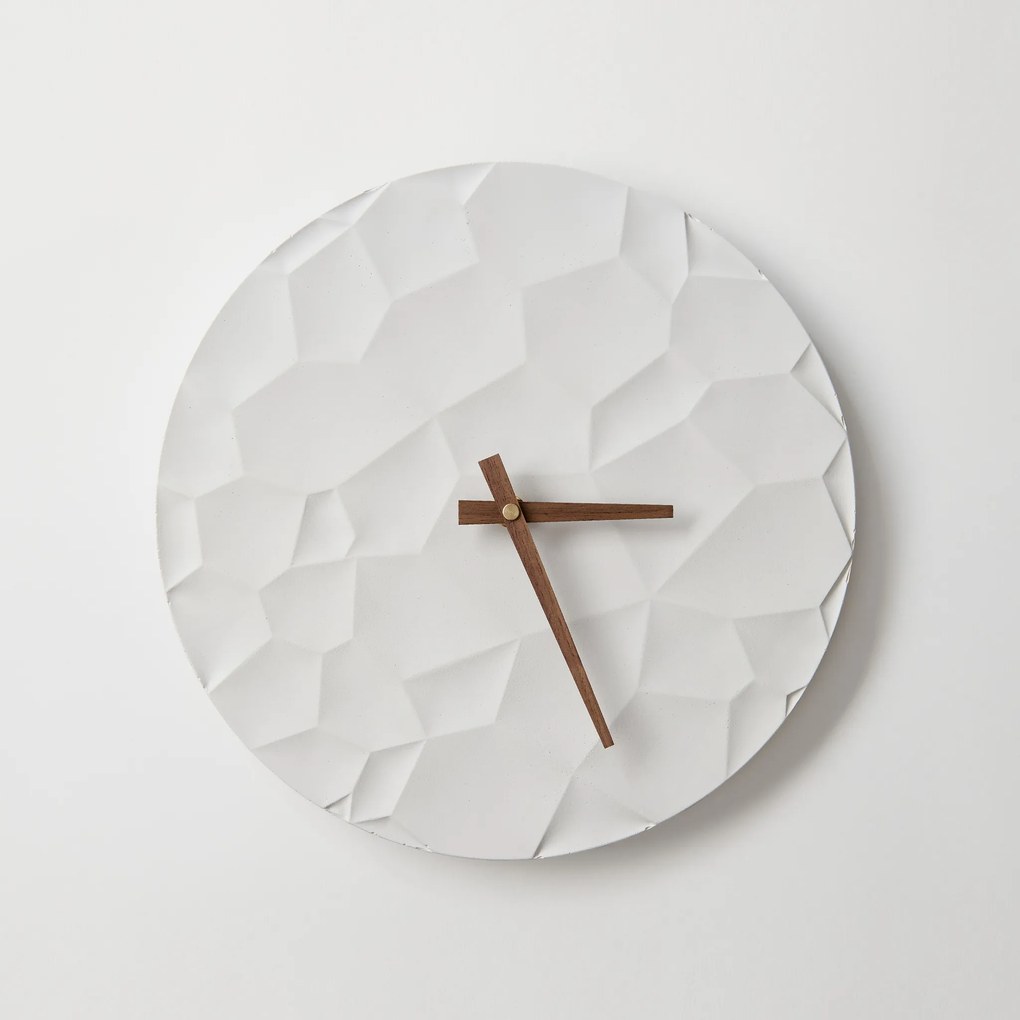 ODLITO Beton falióra Holdkráter – fehér – 30 cm – barna mutatók