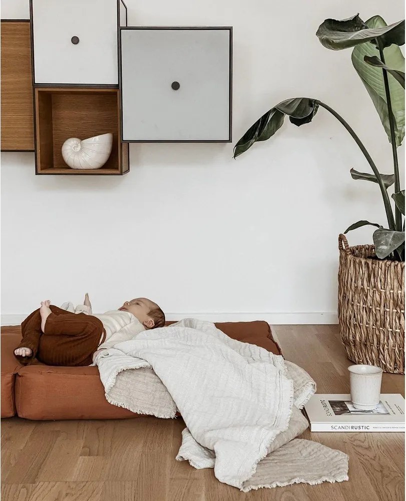 Mini Cube Creamy kinyitható gyerekfotel lábtartóval - Karup Design