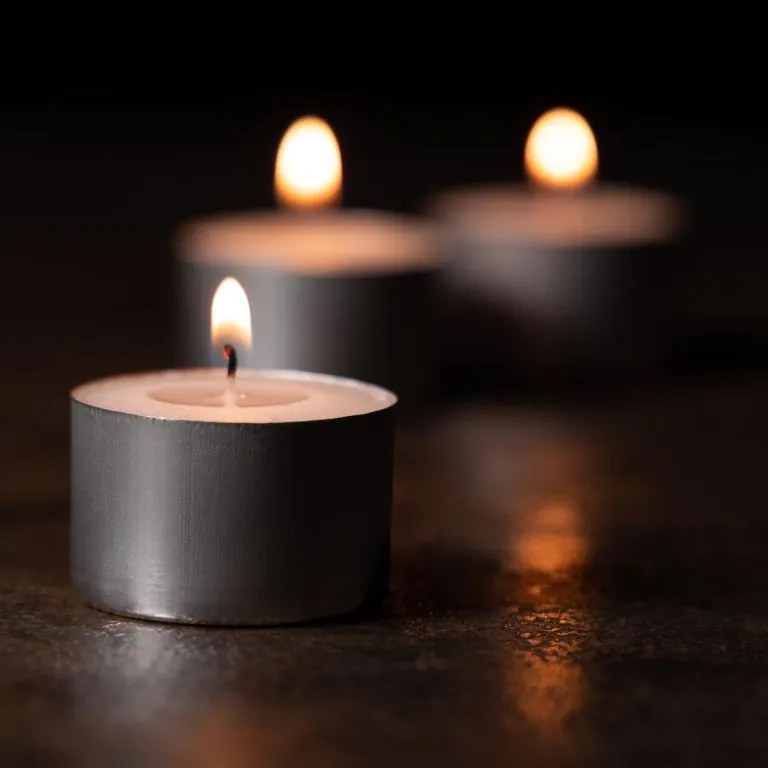 Fehér teamécses gyertya illatmentes 100 db 8 óra ég