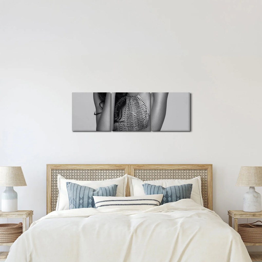 Kép - ülő nő (órával) (90x30 cm)