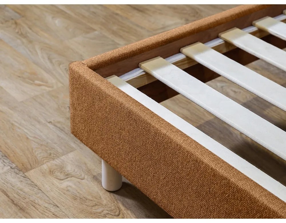 Narancssárga kárpitozott franciaágy ágyráccsal 180x200 cm Romane – Bobochic Paris