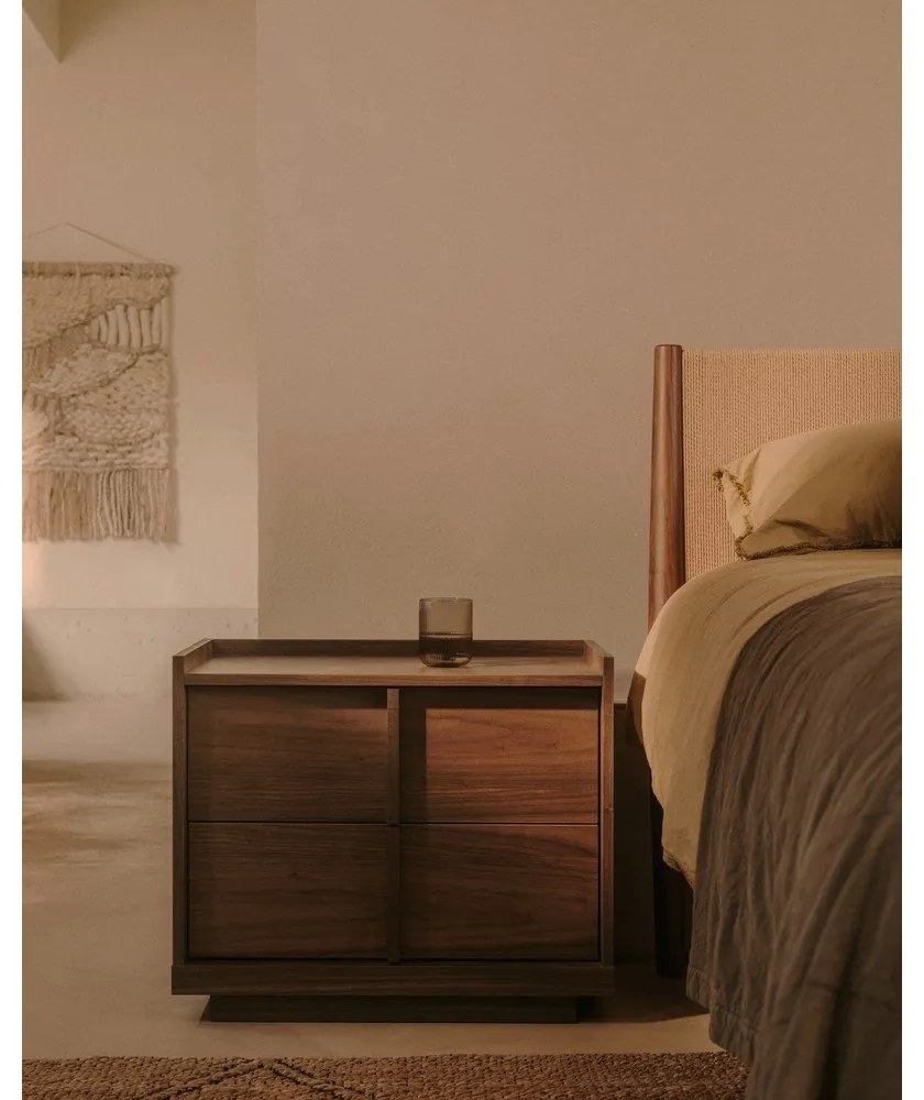 Sötétbarna éjjeliszekrény diófa dekorral Onix – Kave Home