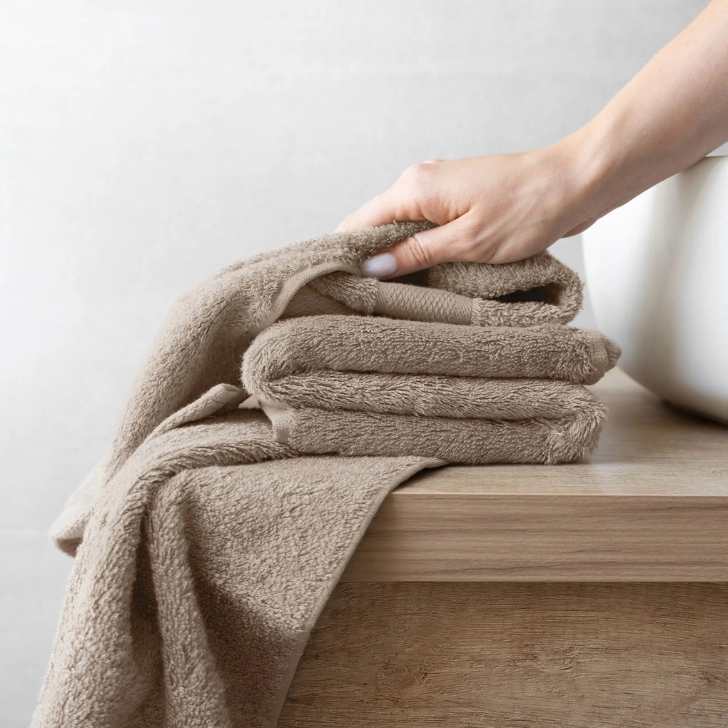 Goldea bambuszszálas törölköző és fürdőlepedő - szürkésbarna 70 x 140 cm