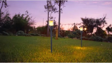 Globo 36704 Solar lámpa, műanyag fekete matt, műanyag átlátszó, műanyag fehér, nyomáskapcsoló, tűzhatás, akkumulátorral: AA 800mAh 1,2V, IP44, ø: 75mm, M: 645mm, 2 magasság lehetséges, 64,5 cm vagy 47 cm, tartozék:12x LED 0,2 W 3V, 1600K