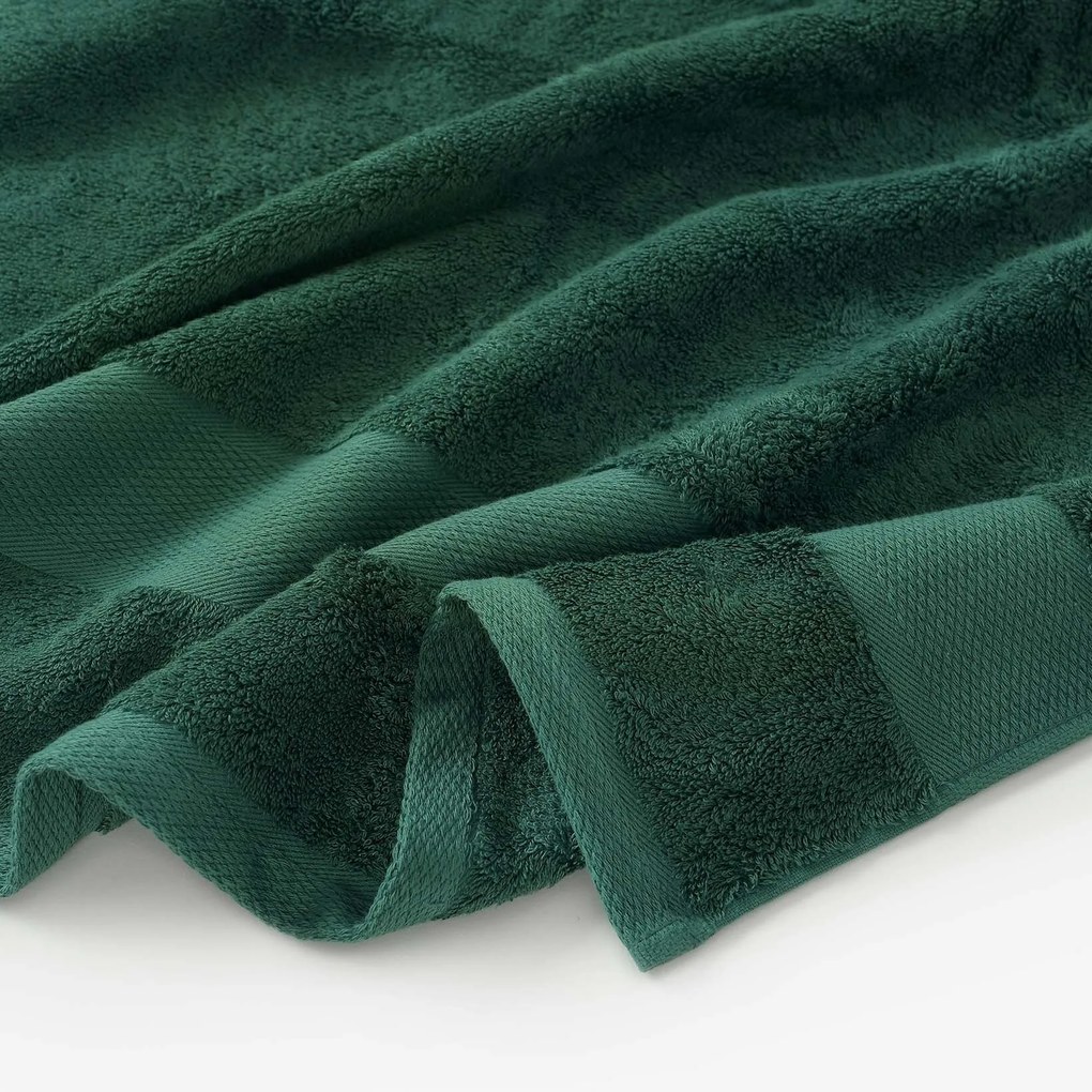 Goldea bambuszszálas törölköző és fürdőlepedő - smaragdzöld 50 x 100 cm
