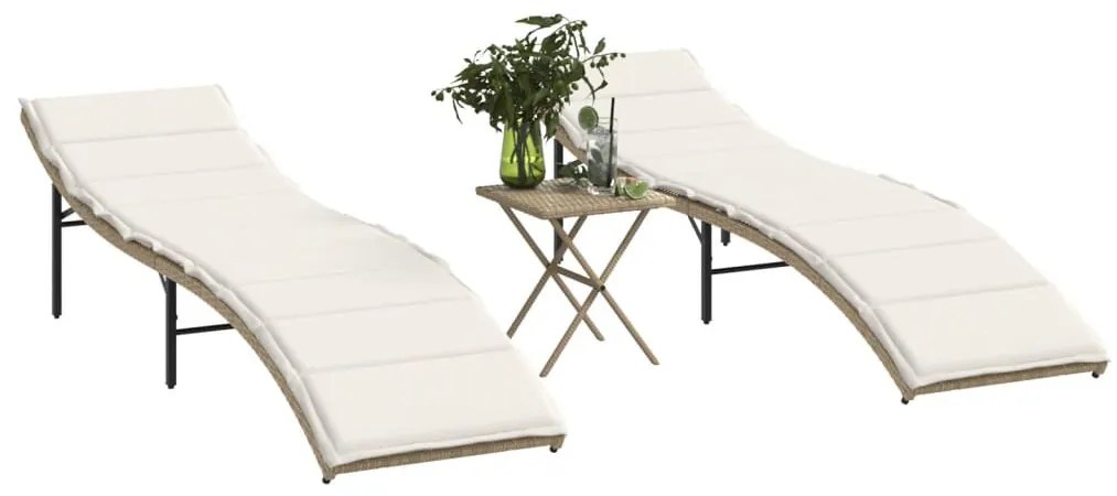 2 db bézs polyrattan napozóágy asztallal