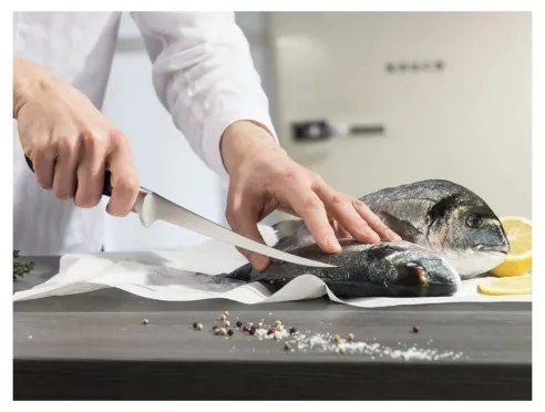 Wüsthof - Konyhakés csontozáshoz CLASSIC 18 cm fekete