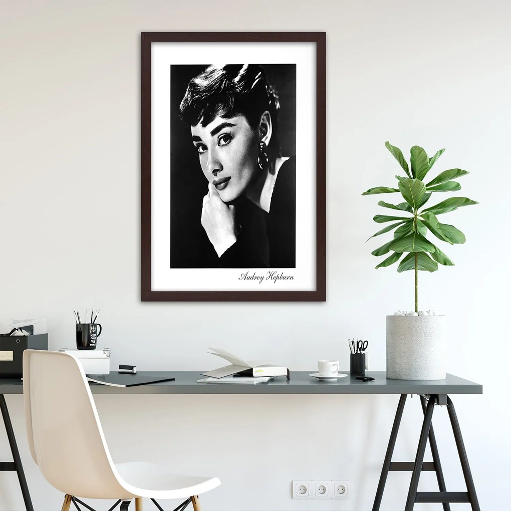 Gario Poszter Audrey Hepburn portréja A keret színe: Fekete, Méret: 70 x 100 cm