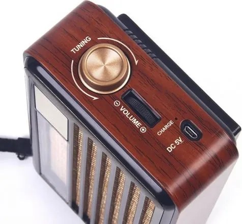 Napelemes retro rádió - USB, TF slot, LED lámpa - CMiK MK-193BT - Olíva