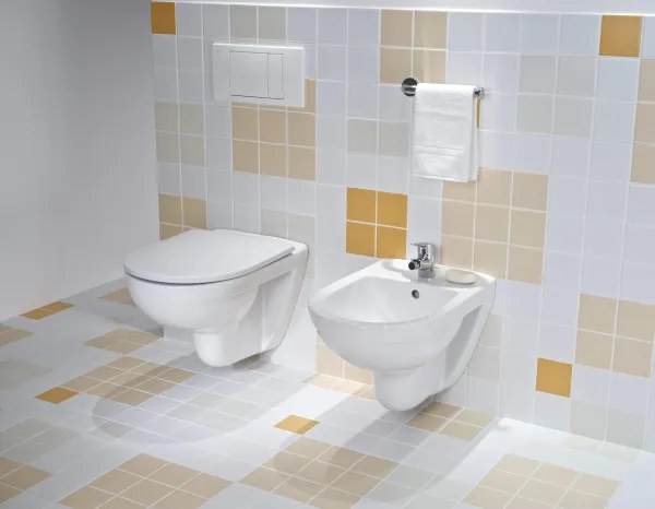 Függesztett WC + LYRA WC-ülőke + DUAL nyomólap + falba építhető modul + alátét