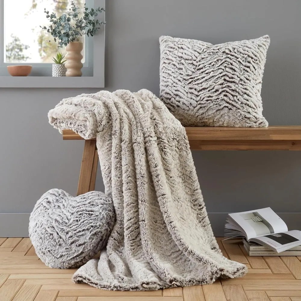 Műszőrme díszpárna 43x43 cm Wolf Faux Fur – Catherine Lansfield