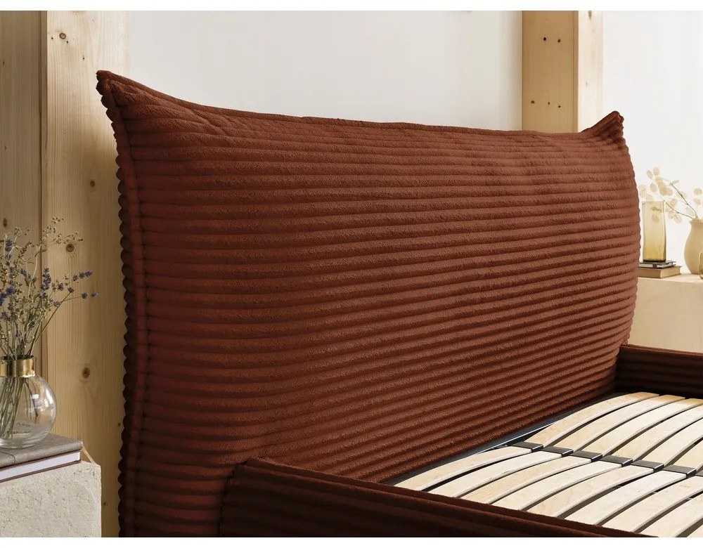 Téglavörös kárpitozott ágyneműtartós franciaágy ágyráccsal 160x200 cm Jade – Bobochic Paris