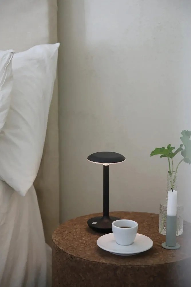 Fekete LED asztali lámpa (magasság 20 cm) Petit – Markslöjd