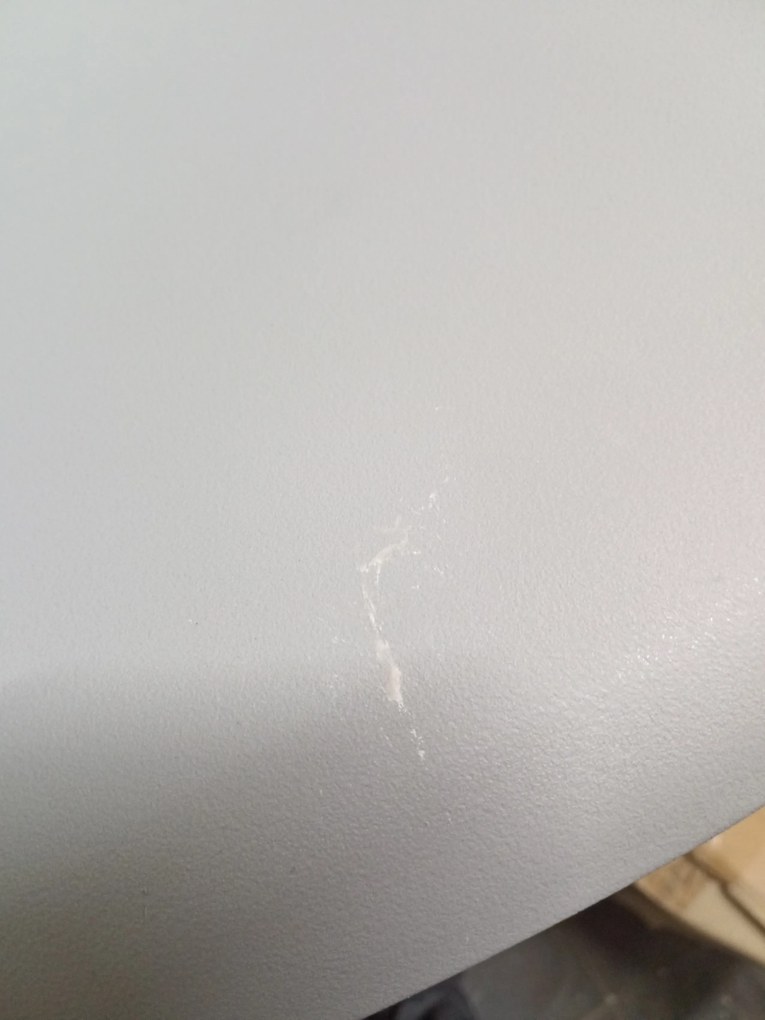 AKCIÓ Világosszürke OSAKA szék fekete lábakkal II. osztály