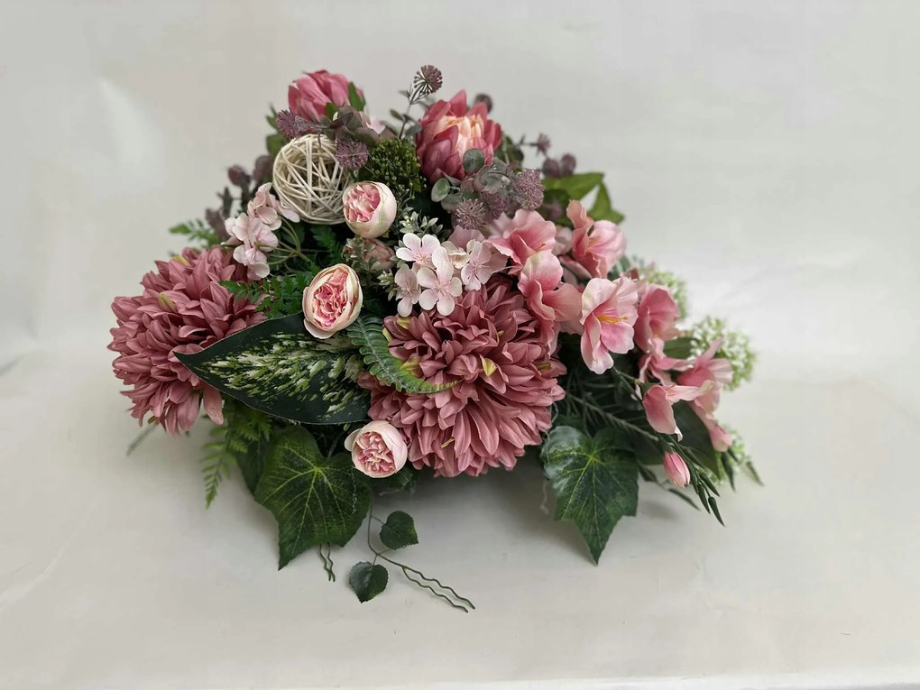 Kompozíció Virágok a sírhoz temető csokor virágtartó művirágok