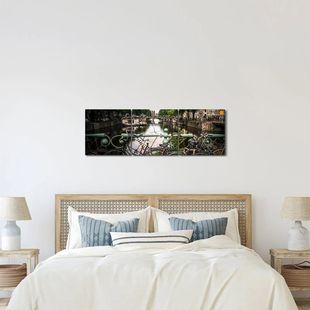 Egy bicikli képe a városban (órával) (90x30 cm)