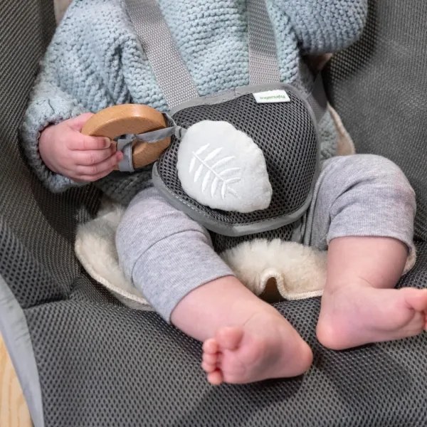 Ingenuity EVERY SEASON WESLEY 3xC szürke vibráló babaágy dallammal