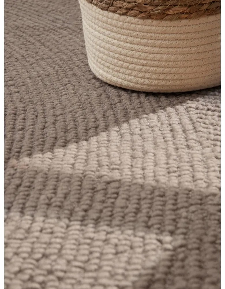 Szürkésbarna kézi szövésű gyapjú szőnyeg 200x300 cm Calmio – Hanse Home