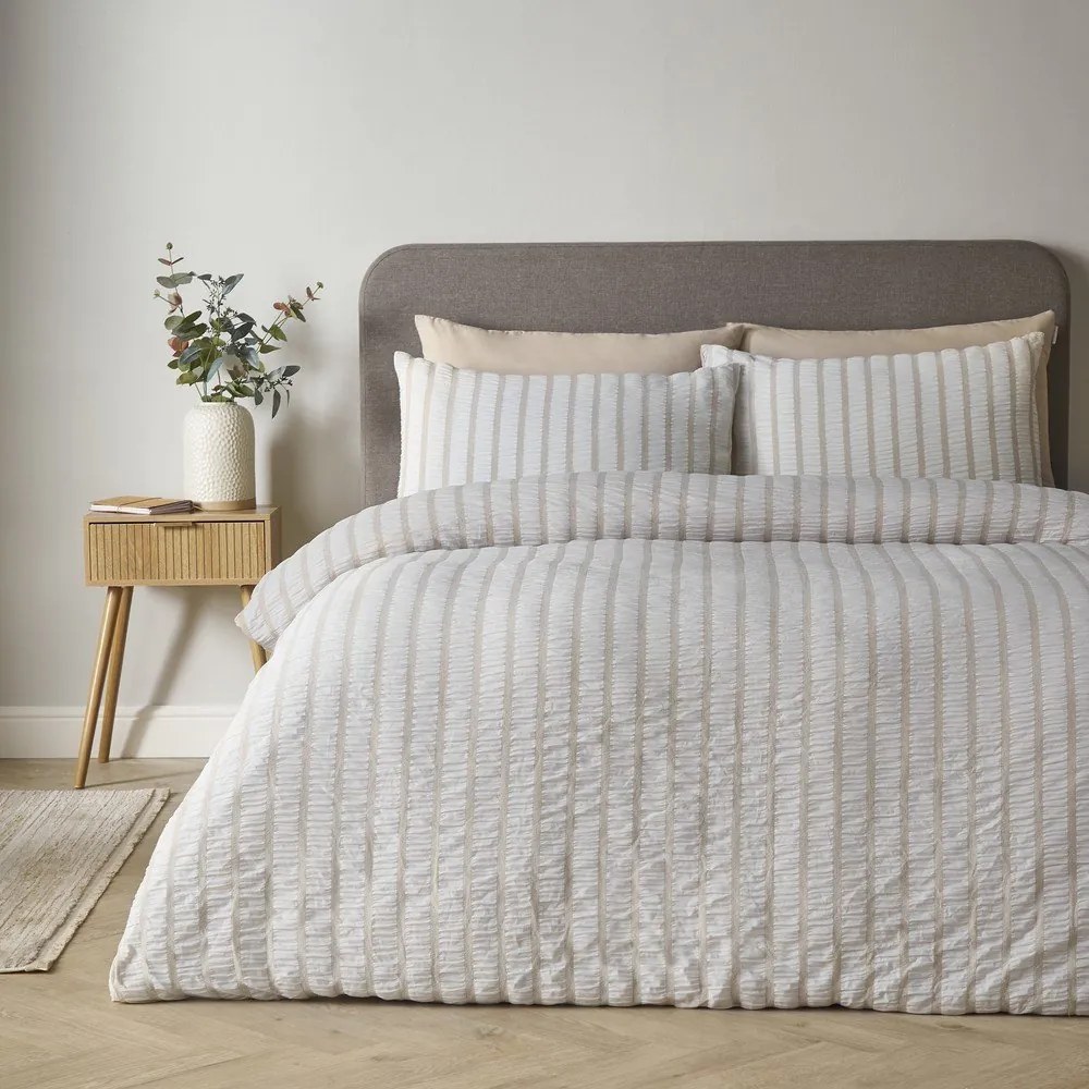 Bézs kétszemélyes háromrészes ágyneműhuzat 200x200 cm So Soft Seersucker Stripe – Catherine Lansfield