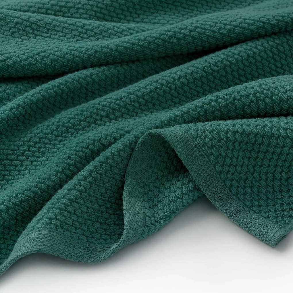 Goldea pamut frotír törölköző / fürdőlepedő micro pure - smaragdzöld 50 x 100 cm