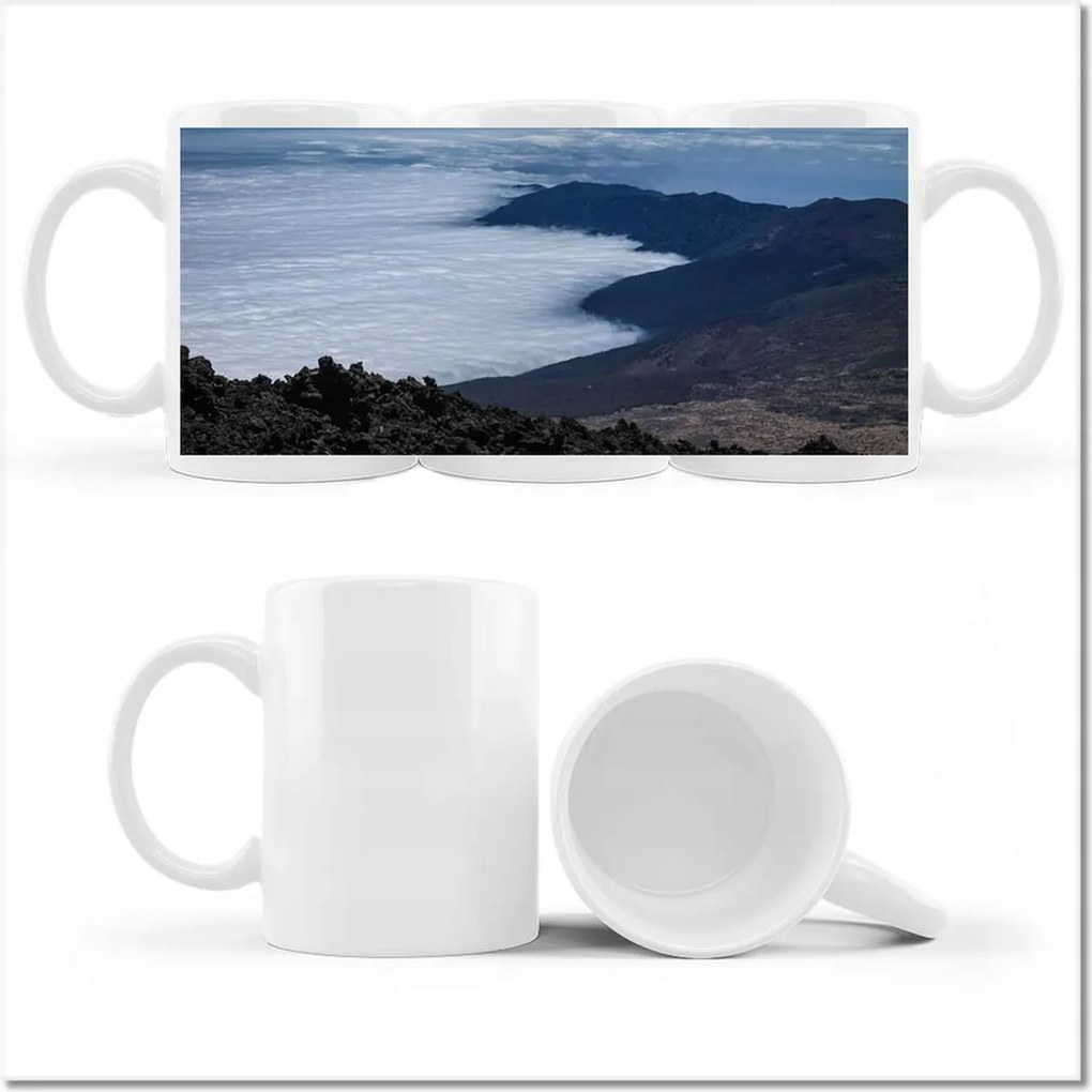 Fotó bögre A kilátás süllyed a felhőkben Csúcsok a felhőkben