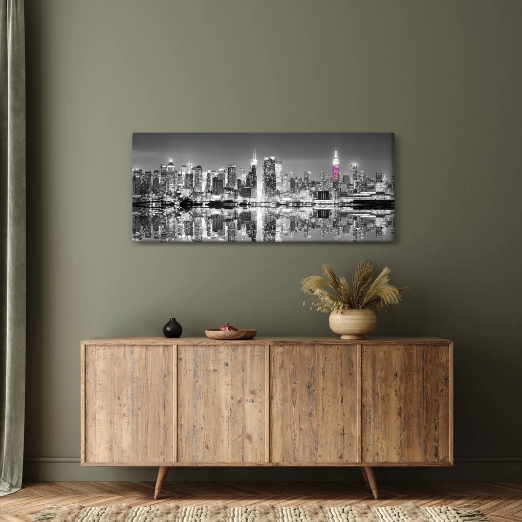 Kép - New York és a lila felhőkarcoló (120x50 cm)
