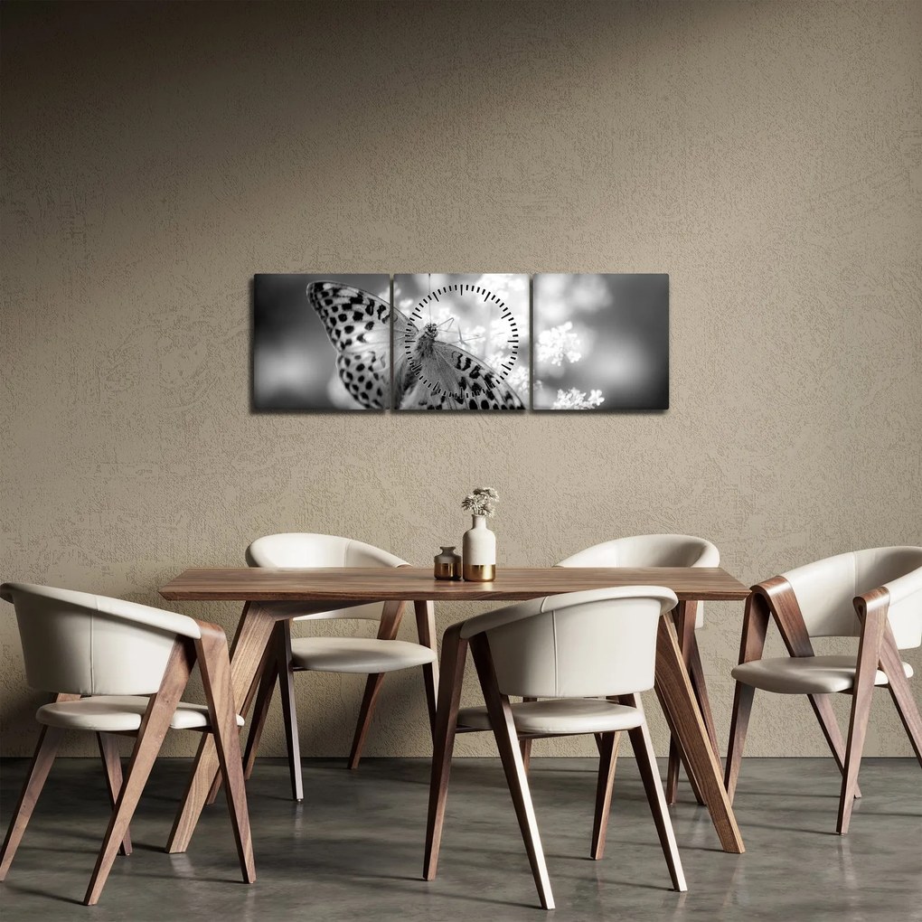 Kép - Részlet egy virágot beporzó pillangóról (órával) (90x30 cm)