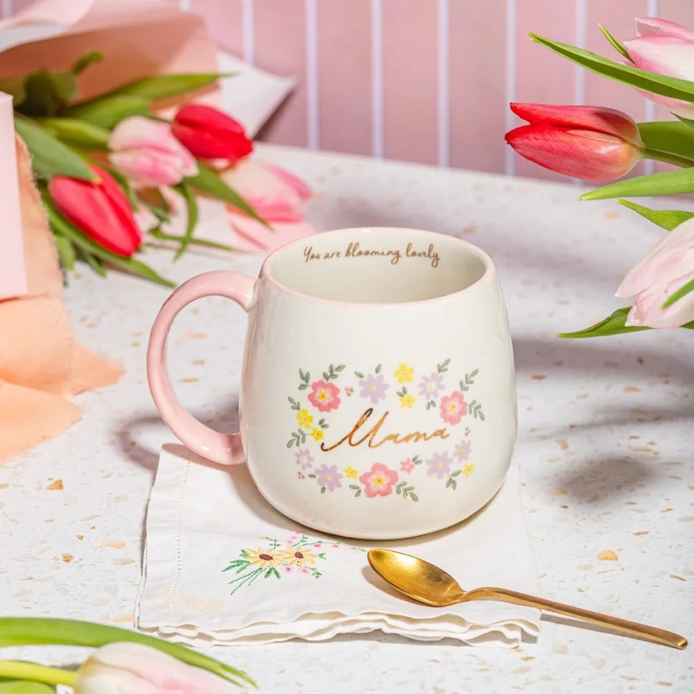 Világos rózsaszín porcelán bögre 450 ml Mama You Are Blooming – Sass & Belle