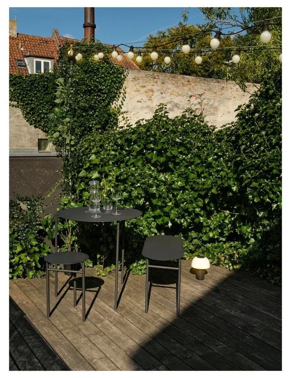 Fekete fém ülőke Disc – Zone