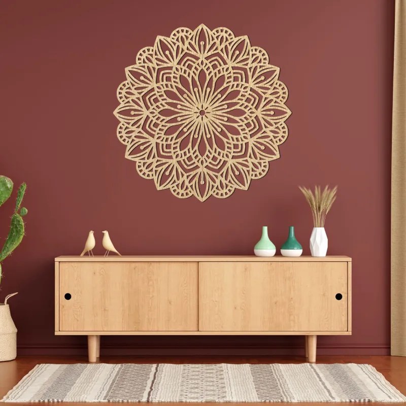 Fából készült mandala a falon virágesszencia | ESSENTIA