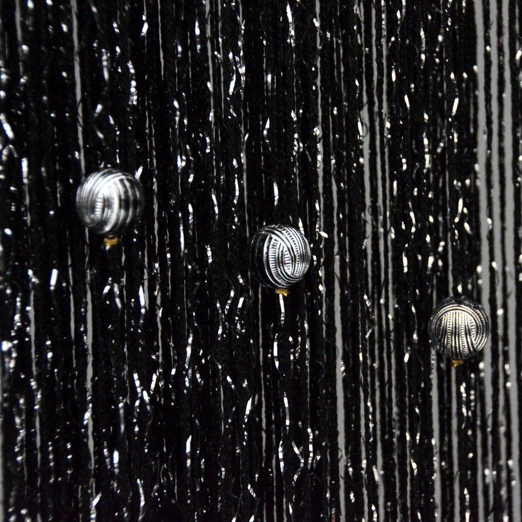 Függöny Spagetti Gyöngyökkel Ezüst Gömbök 300x250 Fekete