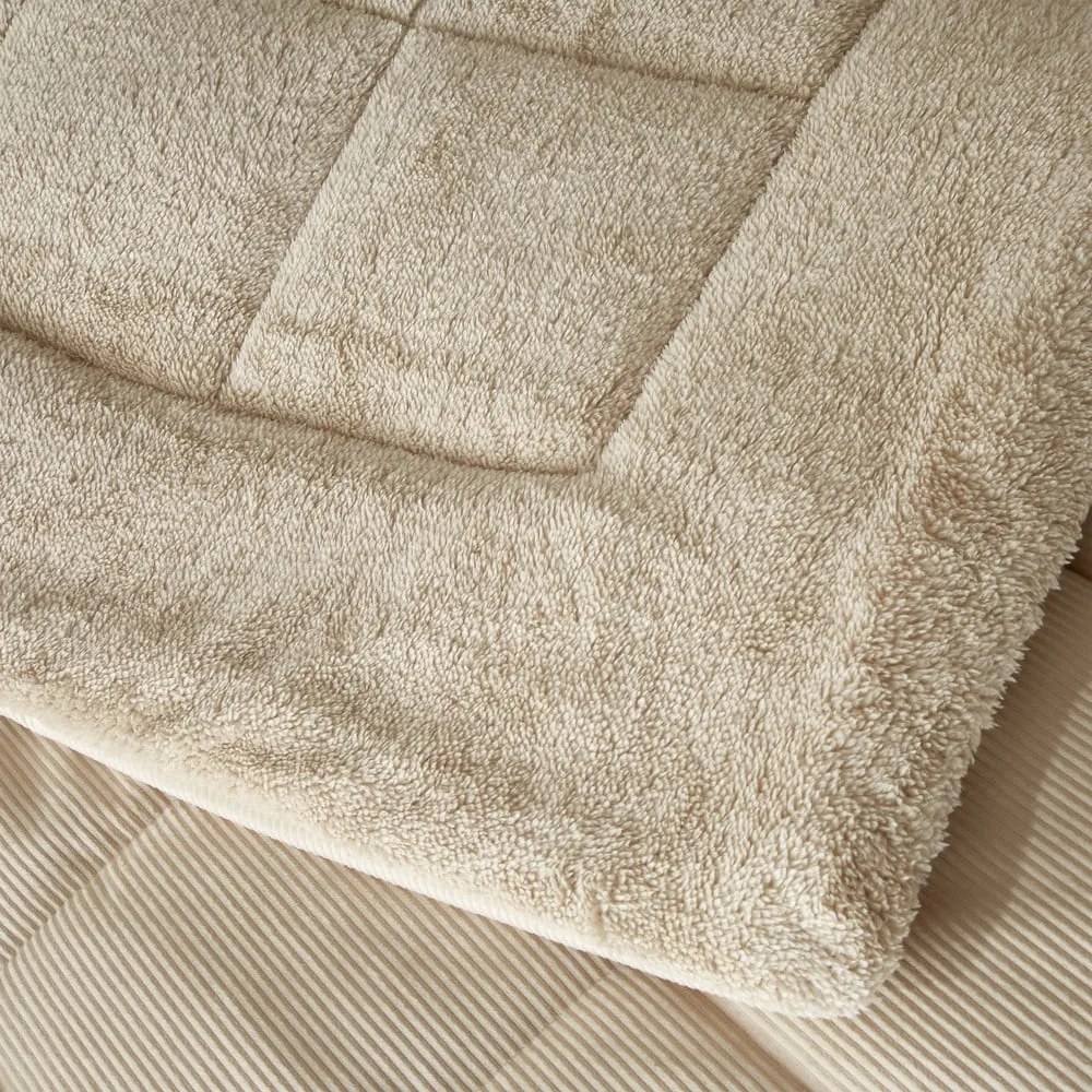 Krémszínű mikroplüss steppelt ágytakaró franciaágyra 200x220 cm Cosy Cord – Catherine Lansfield