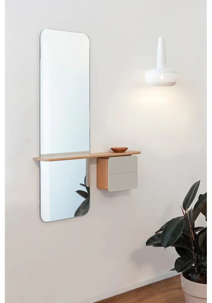 Fehér-natúr színű előszoba bútor tölgyfa dekorral One More Look – UMAGE