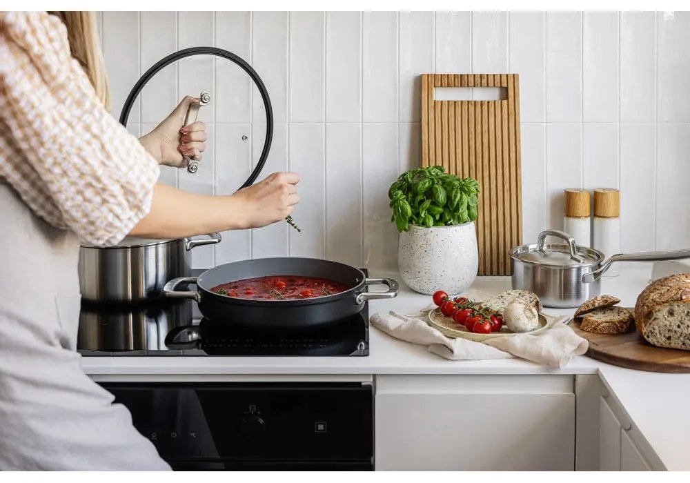 Indukciós tűzhelyhez alkalmas rozsdamentes acél edény fedővel 1,2 l Lucca 3.0 – FABINI