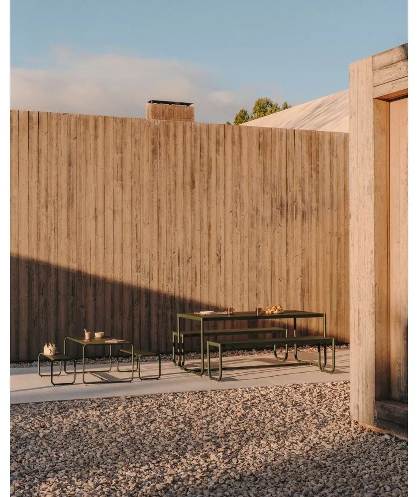 Sötétzöld fém négyszemélyes kerti étkezőgarnitúra Sotil – Kave Home