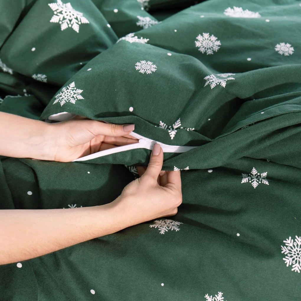 Goldea flanel ágyneműhuzat - hópelyhek zöld alapon 140 x 200 és 70 x 90 cm