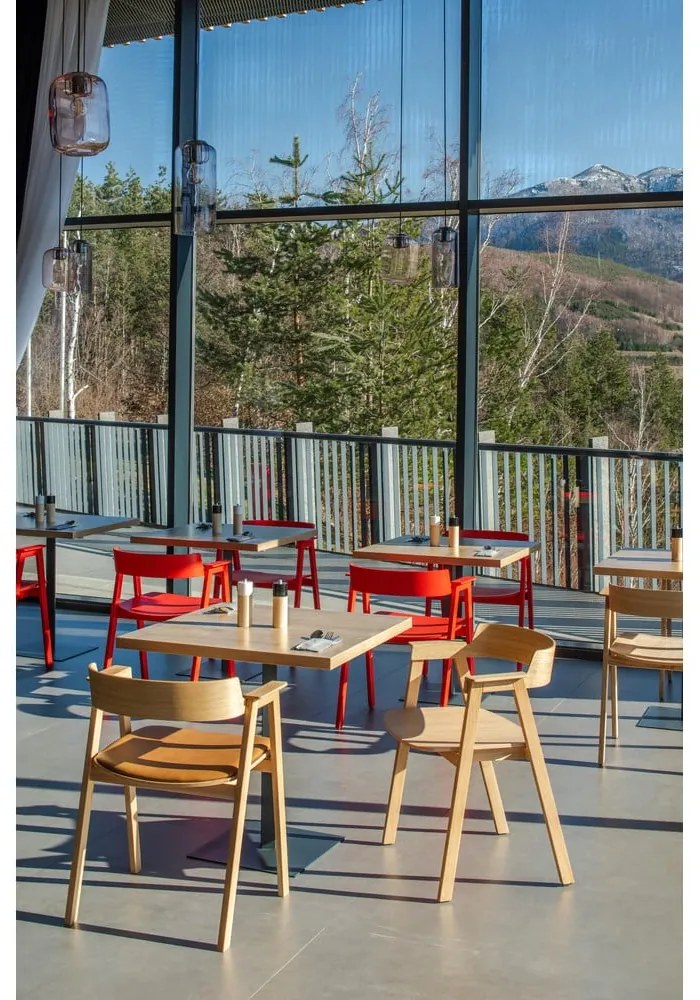 Natúr színű tölgyfa karfás étkezőszék Flip – Gazzda