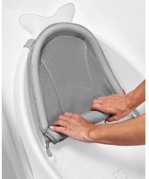 Skip Hop - MOBY 3 fehér ergonomikus babakád