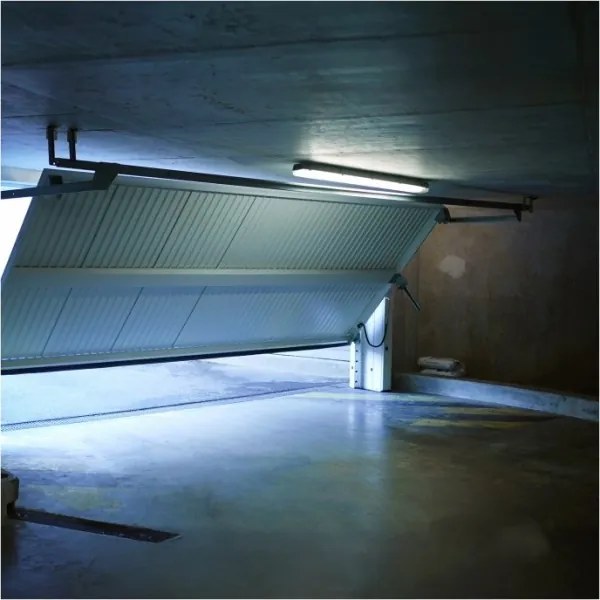 HERMIC T8 technikai fénycsöves lámpa 2xG13/18W/230V IP65