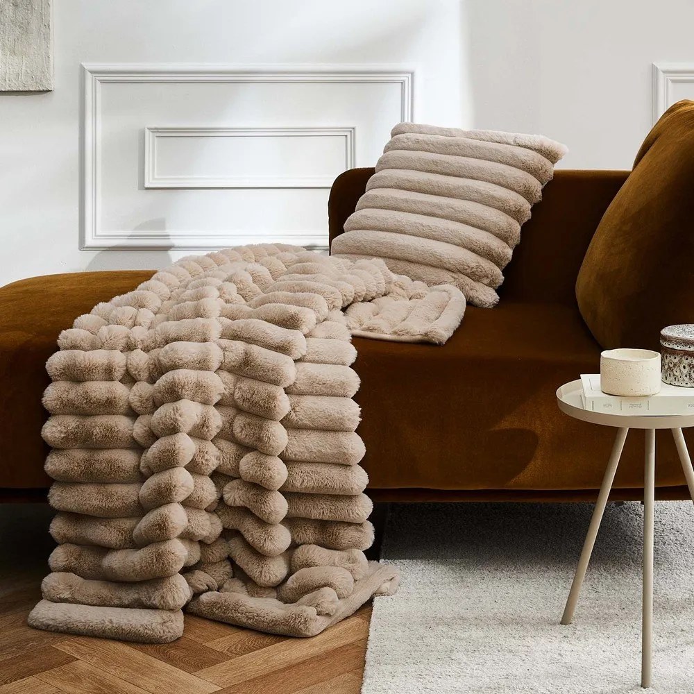 Világosbarna mikroplüss takaró 180x220 cm Boudoir – douceur d'intérieur